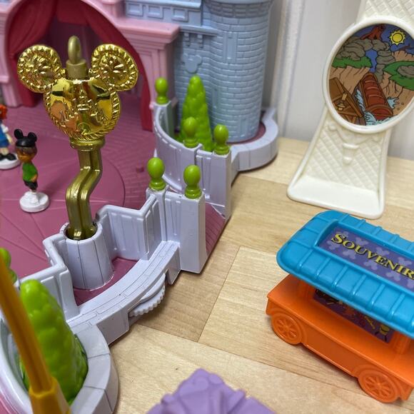 Hasbro 2002 Disney Magic Kingdom Showtime Celebration Play Set Vintage - Picture 4 of 6